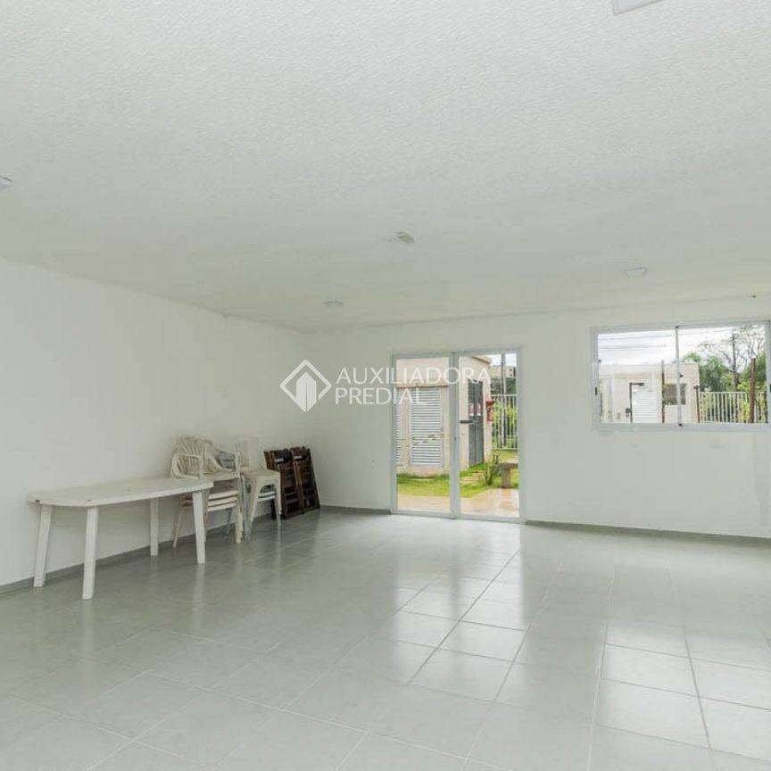 Apartamento com 2 quartos e 42m² para alugar em Jardim Carvalho, Porto Alegre. - Photo 1