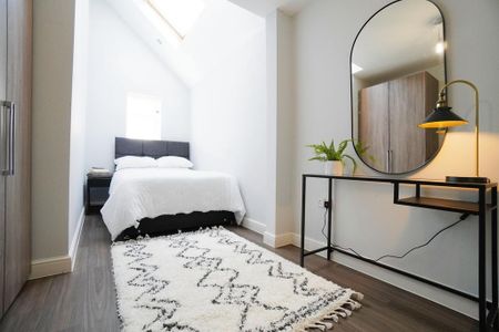 1 bedroom in a house share to rent - Photo 3