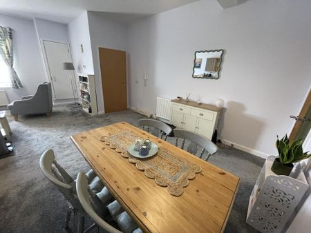 2 bedroom flat to rent - Photo 4