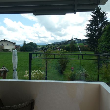 Charming 5.5-room apartment with balcony and seating area in a family-friendly location in Schüpbach - Photo 4