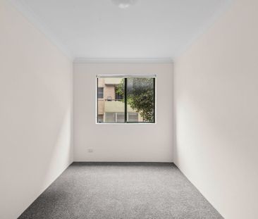 Inner-city residence in lifestyle/university precinct - Photo 6