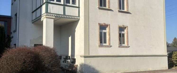 Altbauflair/Fabrikantenvilla – moderne Mietwohnung – 3 Zi Küche optional EBK/Bad (TLB) mit Stellplatz und Garten – ca. 109m² - Photo 1