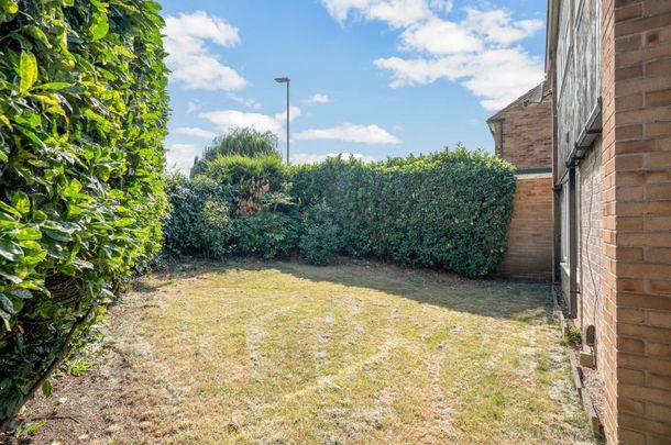 Stunning Extended Home at Grange Drive, LE13 1EY - Photo 1