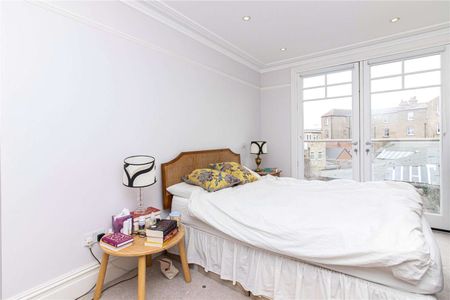 Lovely four bedroom family house in Barnes Village - Photo 3