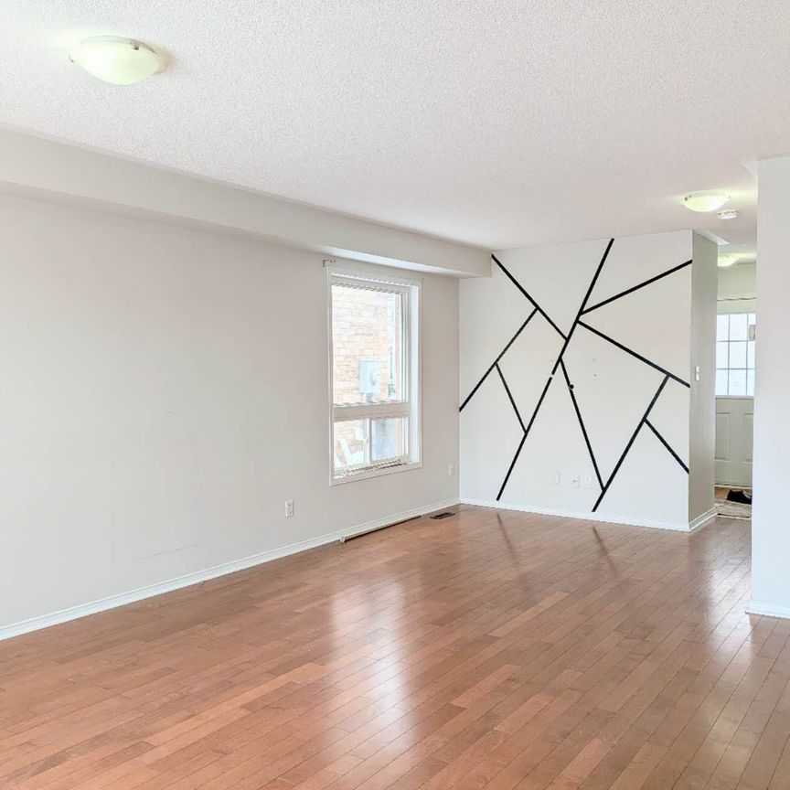 For Lease - 66 Gail Parks Crescent, Newmarket, Ontario - Photo 1