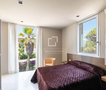 Stunning 6-bedrooom modern villa for rent on the seafront in Gava Mar - Photo 6