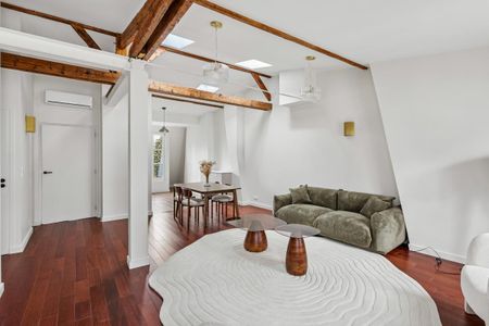 Location Appartement 4 pièces PARIS 16 75116 - Photo 2