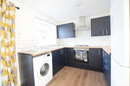 2 bedroom End of terrace house To Let - Photo 5