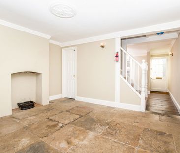 3 bedroom house to rent Orchard Street, Chichester, PO19 - Photo 2