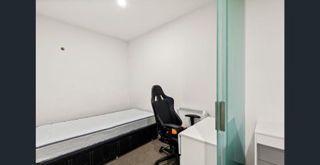 Prime location fully furnished apartment - Photo 3