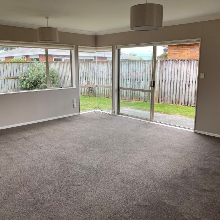 Fabulous Family Home - Papamoa Beach - Photo 1