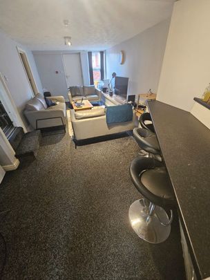 7 Bed - 59 Cardigan Lane, Burley, Leeds - LS4 2LN - Student - Photo 1