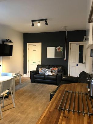 5 bedroom house to rent - Photo 1