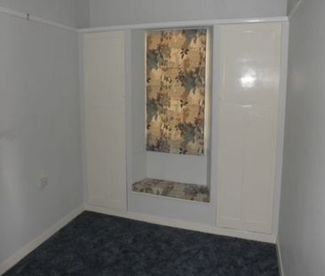 EAST TAMWORTH - One Bedroom Unit - Photo 2
