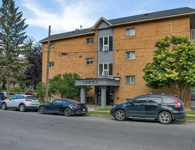 The Corona- 2 Bedroom Corner Unit Prime Location in Mission | 11 - 125 23 Avenue Southwest, Calgary - Photo 1