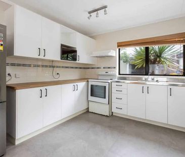 Stand-Alone Town House in New Lynn - Photo 5