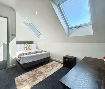 Chester Close, Guildford, Surrey, GU2 9TE - Photo 2