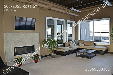 2 Bedroom 2 Bath Downtown Upscale Apartment, with parking - Photo 2