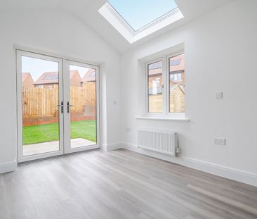 3 bedroom semi-detached house to rent - Photo 2