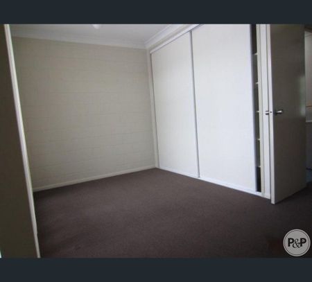 4/34 Park Lane, Hyde Park, Qld 4812 - Photo 3