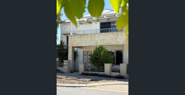 Stylish Retreat - Photo 1