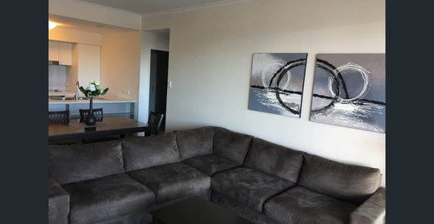 LOW MAINTENANCE 2 BEDROOM, 2 BATHROOM FURNISHED APARTMENT IN THE CITY CENTRE - Photo 1