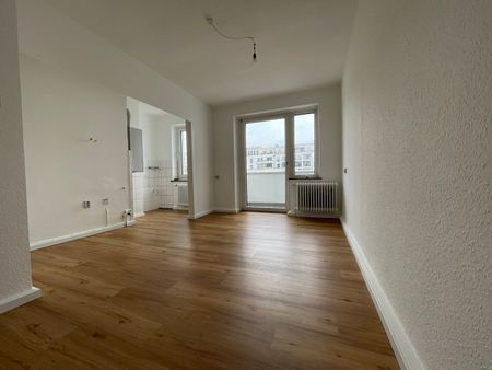 Renovierte 3-Zimmerwohnung mit 79m² Wohnfläche in begehrter Stadtteillage - Pempelfort! - Foto 2