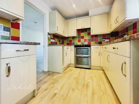 2 bedroom semi-detached house to rent - Photo 4