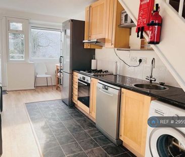 1 bedroom in a flat share to rent - Photo 3