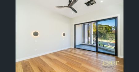 PERFECT FAMILY HOME! - Photo 2