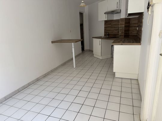 Location Appartement 1 pièce 20m² NARBONNE 11100 - Photo 1