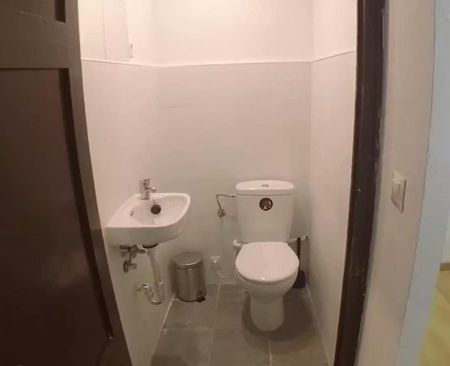 Calle de Palos de la Frontera, Madrid, Community of Madrid 28012 - Foto 4