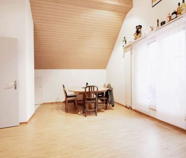 Grosszügige und charmante Dachwohnung mit 5 m Raumhöhe! - Photo 5