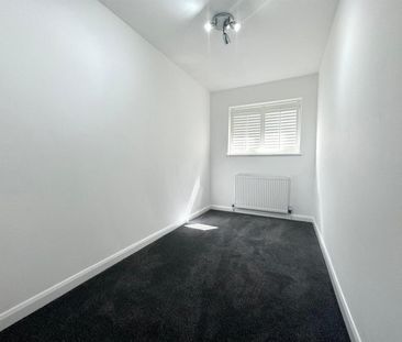 3 Bedroom House - Mid Terrace To Let - Photo 1