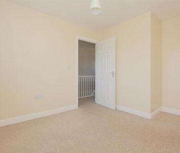 3 bedroom end of terrace house to rent - Photo 5