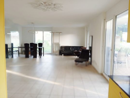 Modern 5.5-room double house in a quiet location in Schmitten FR - Photo 1