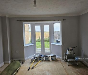 3 bedroom semi-detached house to rent - Photo 1