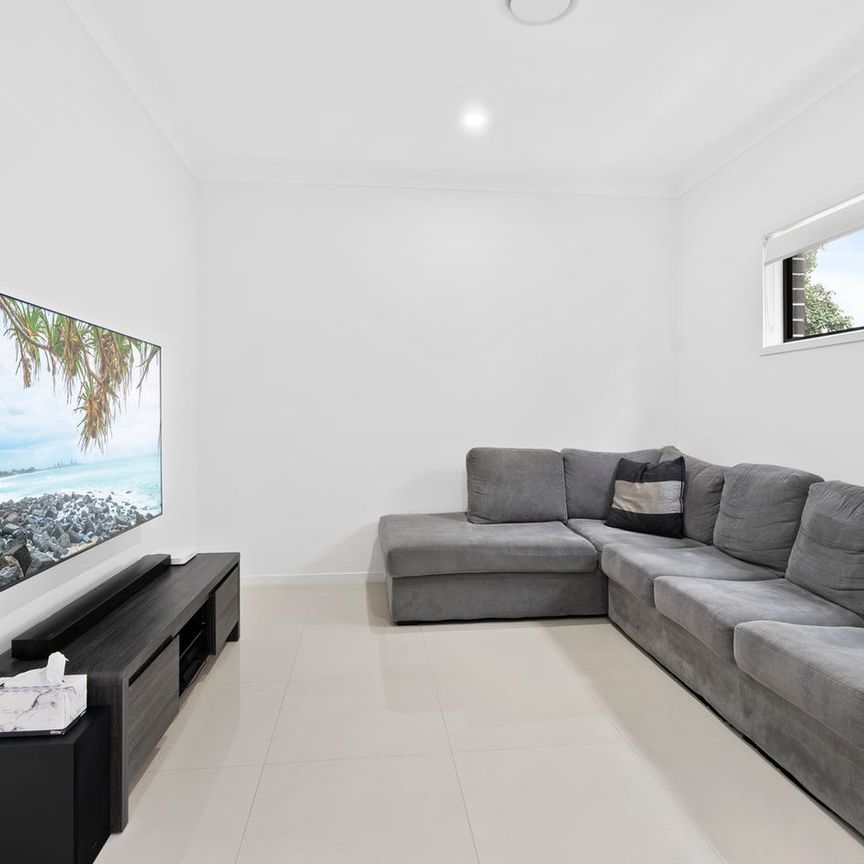 Modern Townhouse in Sought After Location - Photo 1