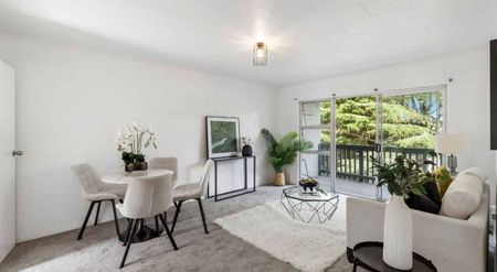 2BR Apt with Balcony! - Photo 3