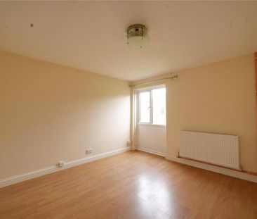 4 bedroom end of terrace house to rent - Photo 4