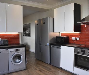 1 bedroom in a house share to rent - Photo 4