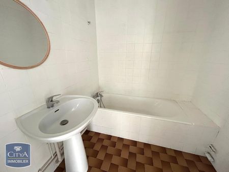 Location Appartement 3 pièces 69m² ST ETIENNE 42000 - Photo 5