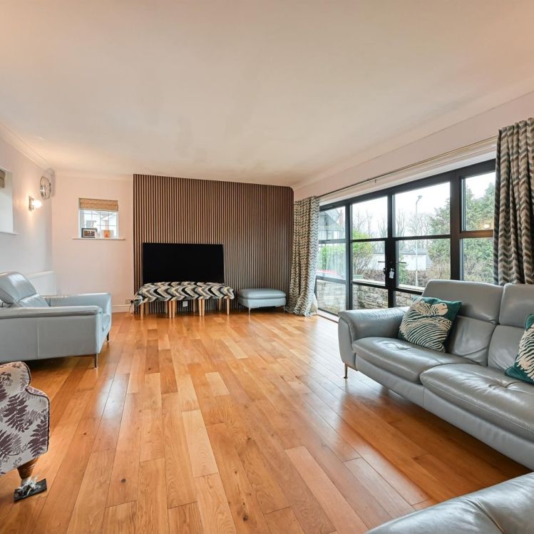 14 Heath Hill Road, Wightwick - Photo 1