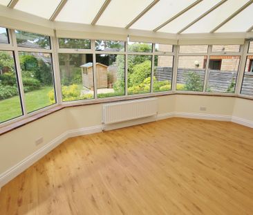 4 bedroom house to rent Sorbie Close, Weybridge, KT13 - Photo 5