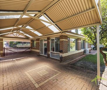 4x2 Family Home in the Heart of Melville - Photo 6