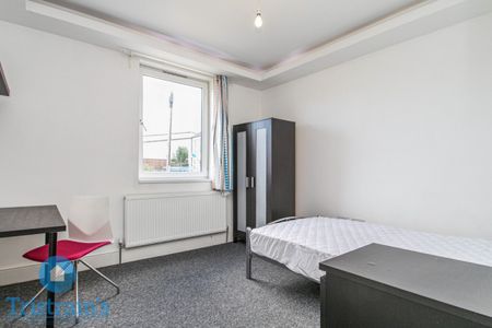 4 bed Semi-Detached House for Rent - Photo 4