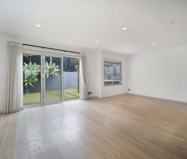 Super Stylish Modern Home - Photo 4