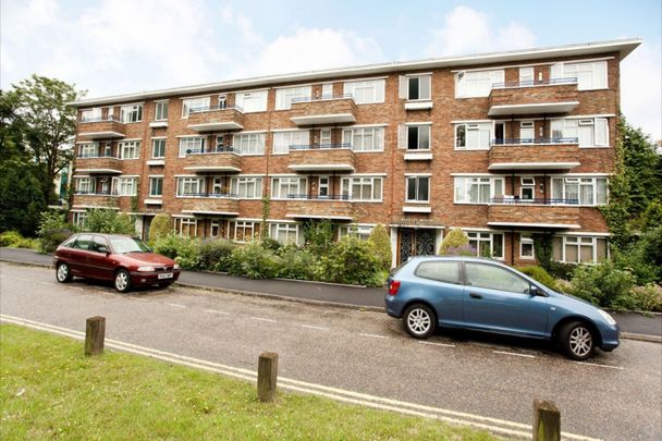 Newly refurbished 1 Bed Westbourne - Photo 1