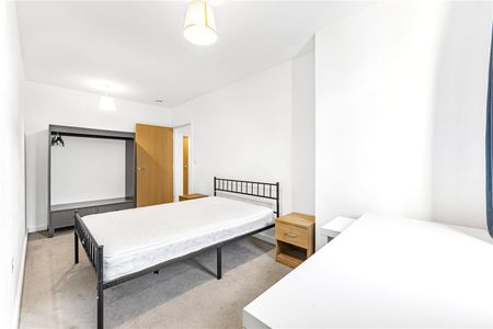 Coral Apartments, Salton Square, London, E14 7GL - Photo 5