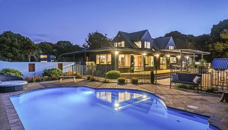 Space, Sun & Coastal Fun – Your Dream Family Home Awaits - Photo 5